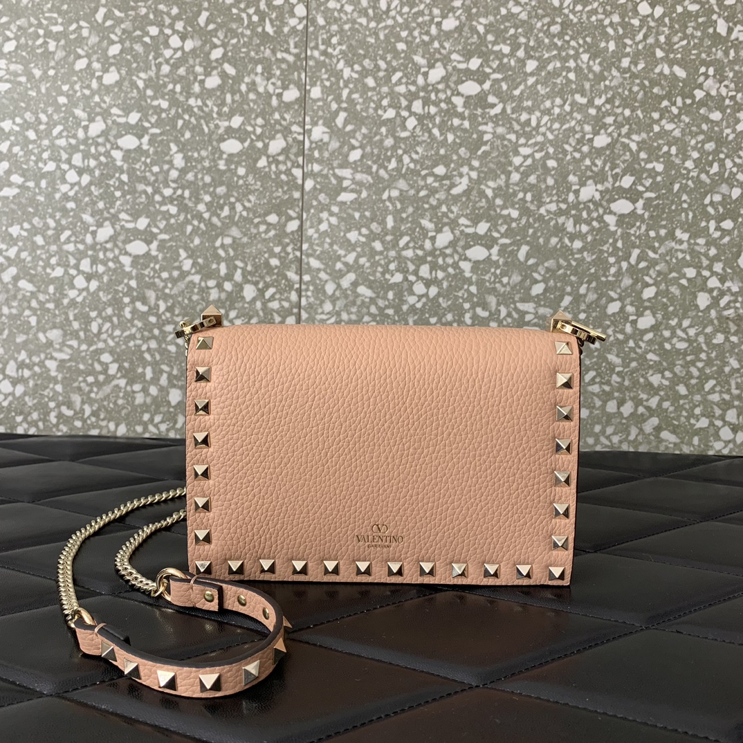 Valentino Garavani Rockstud Small Shoulder Bag in Rose Cannelle Grainy Calfskin